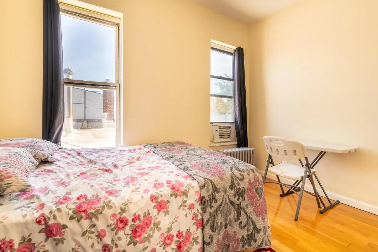 Empire Blvd Guest House Нью-Йорк