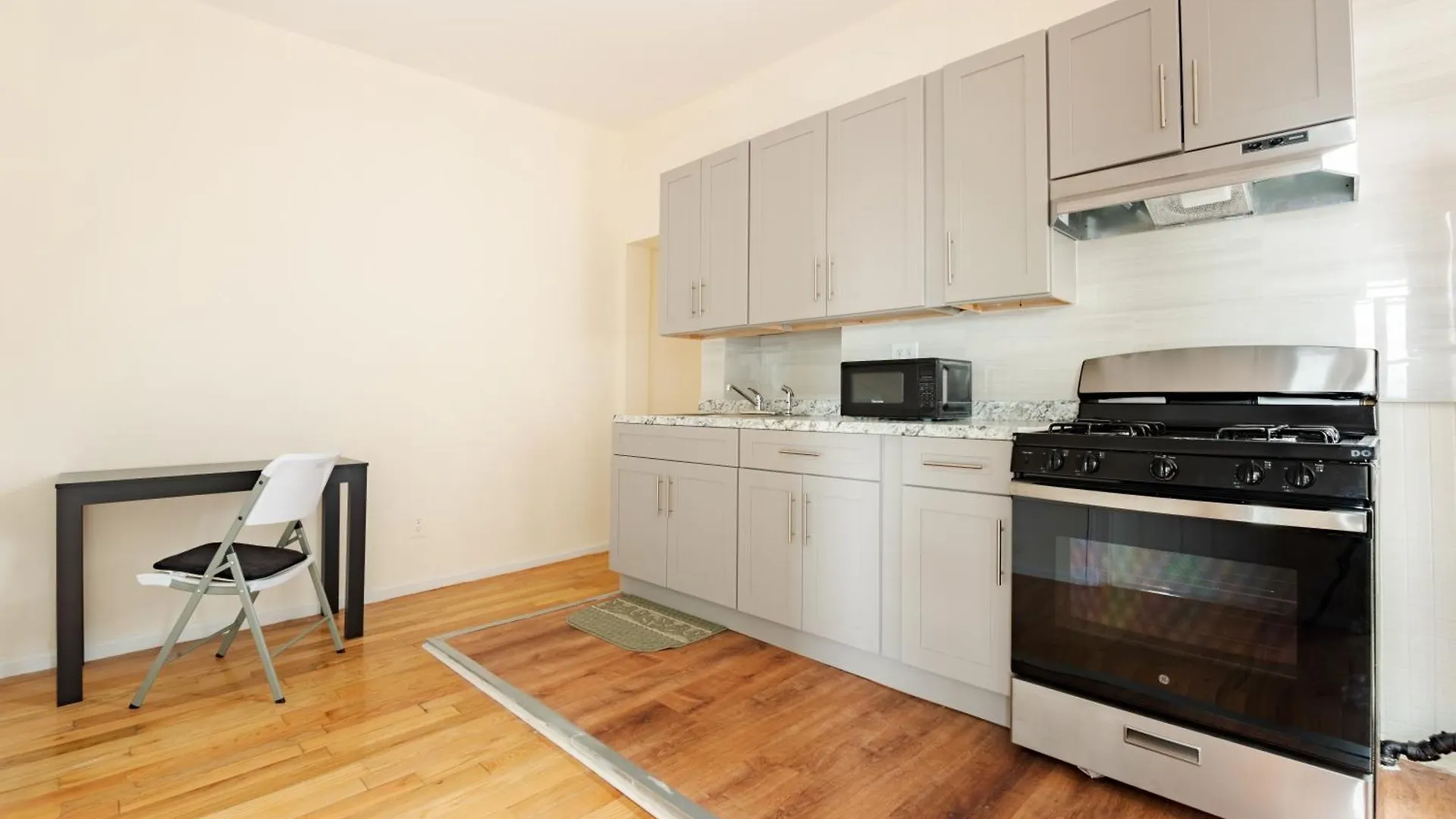 Empire Blvd Guest House Нью-Йорк